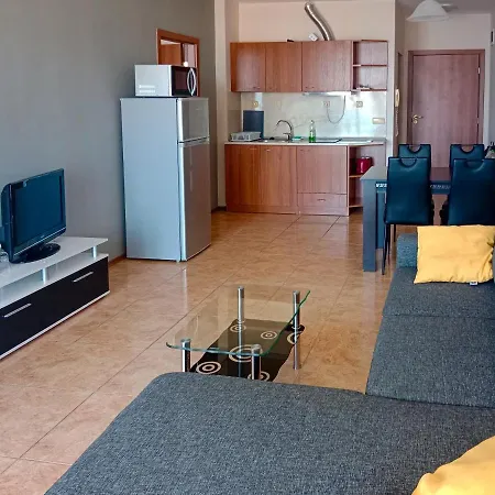 Apartament Midia 아파트 아헬로이