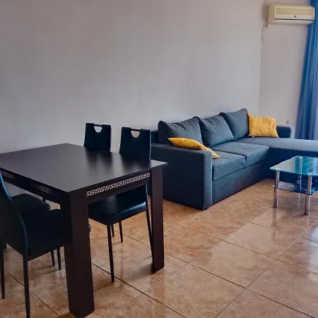 아파트 Apartament Midia 아헬로이