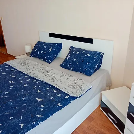 아파트 Apartament Midia 아헬로이